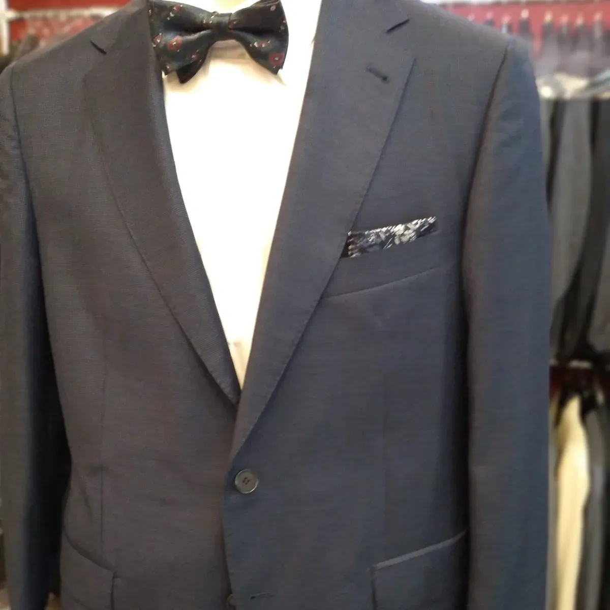 Traje azul marino, línea joven, vista 3