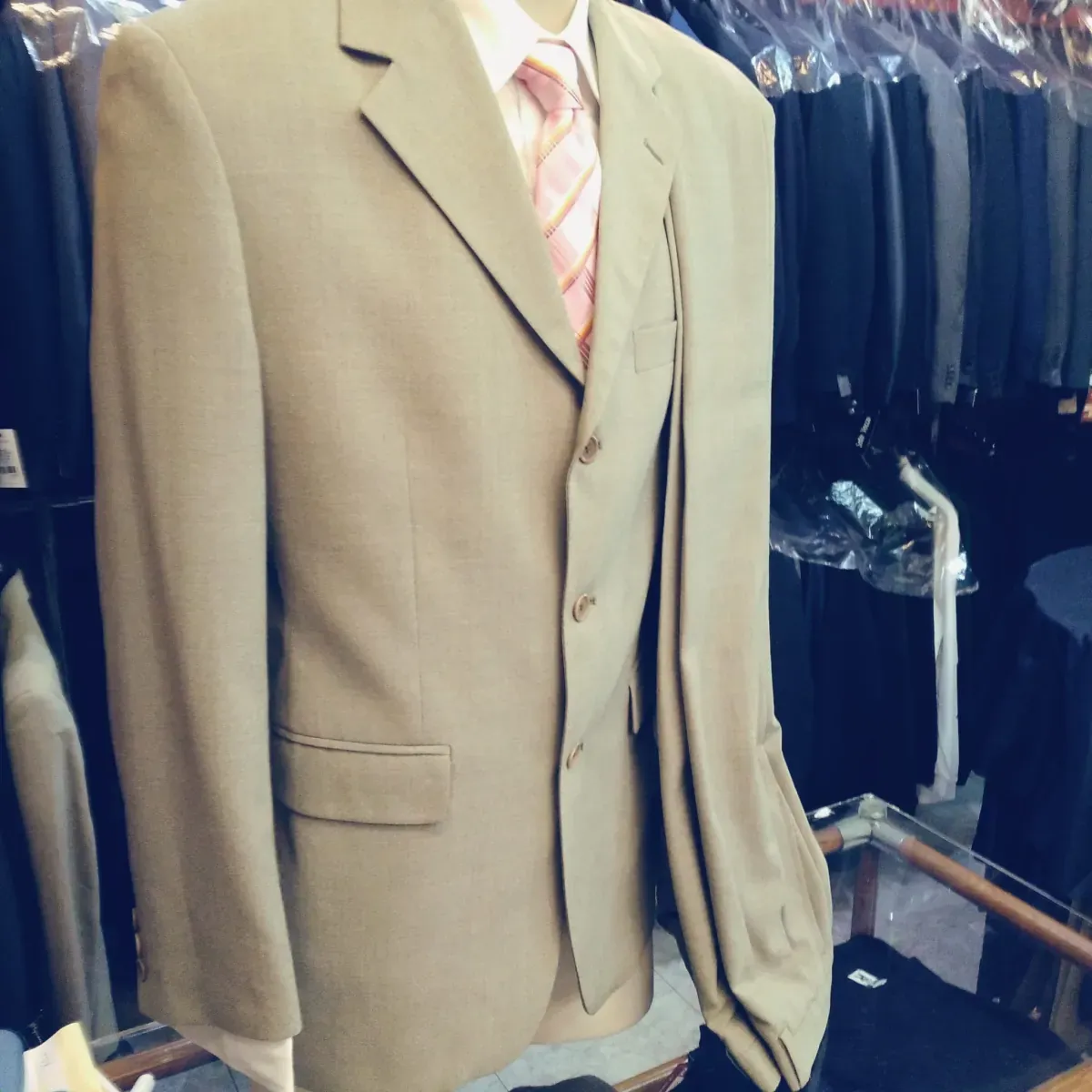 Traje de verano en beige claro