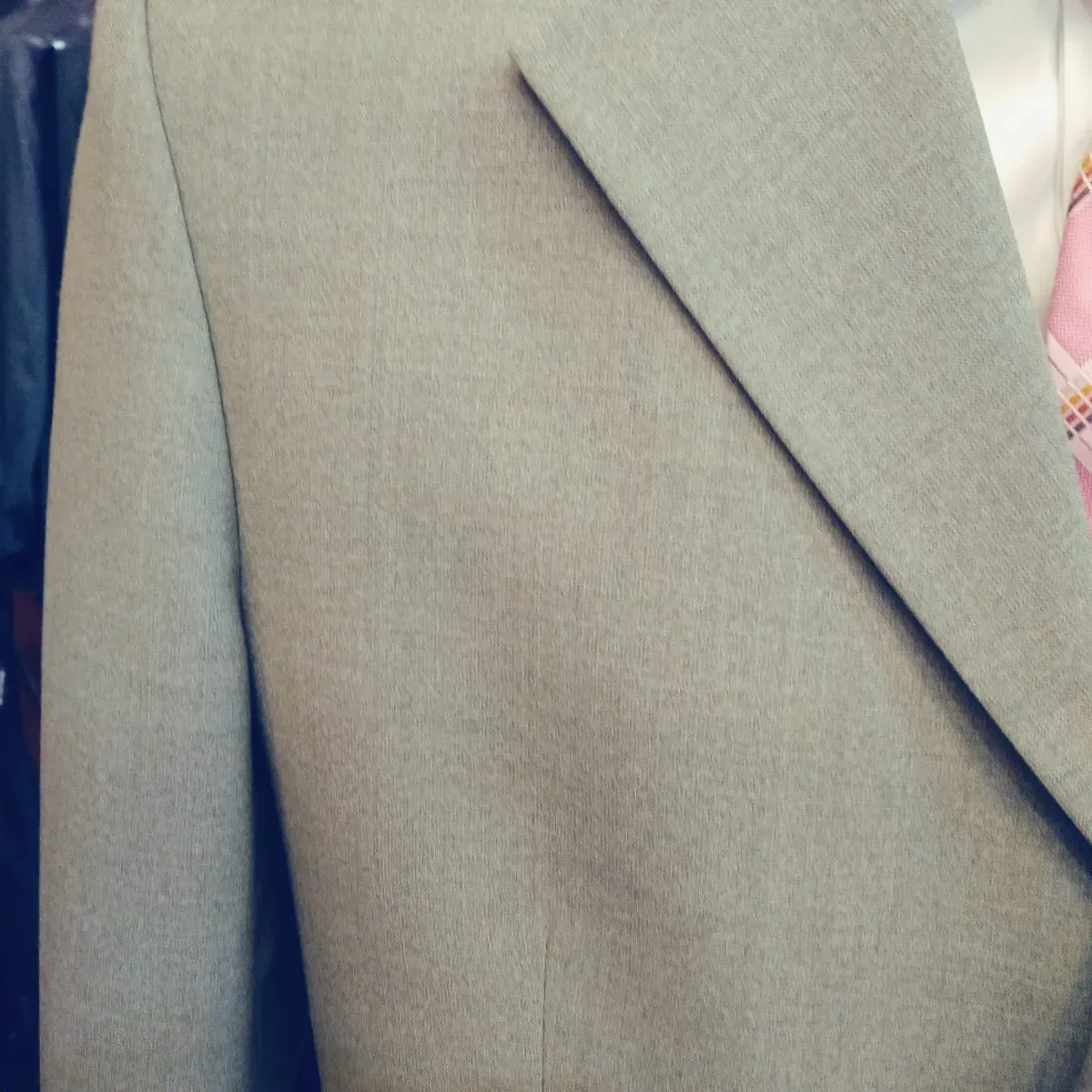 Traje de verano en beige claro, vista 3