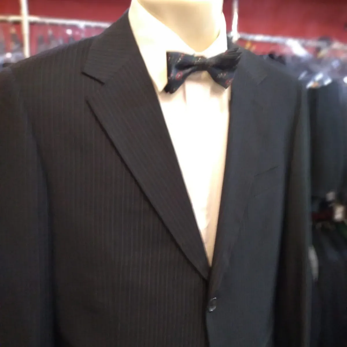 Traje ejecutivo de raya, vista 3