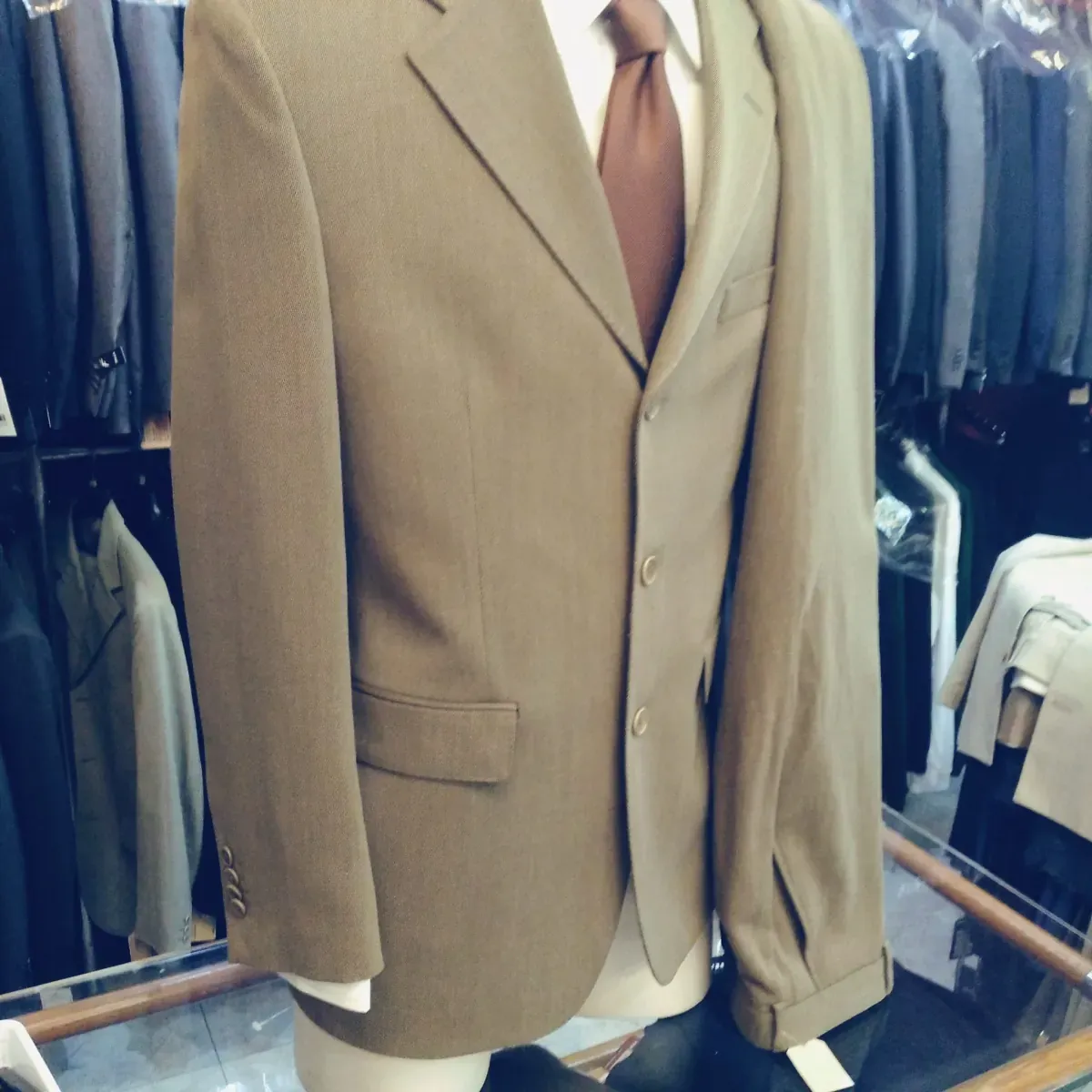 Traje de lana en beige oscuro